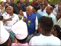 अ.भा. मराठी साहित्य संमेलनातील स्टॉल धारकांचे ठिय्या आंदोलन