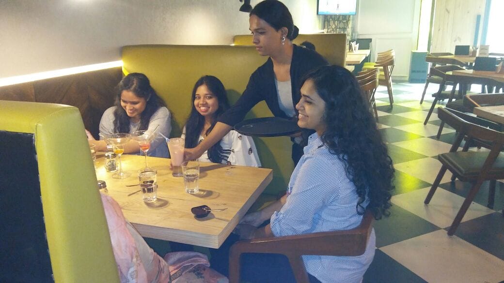 वेटर ते मॅनेजर सगळे तृतीयपंथी, नवी मुंबईतील ‘थर्ड आय कॅफे’ Restaurant where waiter to manager all are transgender वेटर ते मॅनेजर सगळे तृतीयपंथी, नवी मुंबईतील ‘थर्ड आय कॅफे’