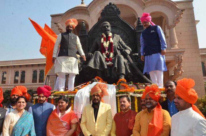 हा सोहळा संपल्यानंतर संध्याकाळी 7 वाजता इंदिरा गांधी राष्ट्रीय कला केंद्रातच शिवगर्जना या महानाट्याचा प्रयोग सादर होणार आहे. (फोटो सौजन्य : महाराष्ट्र परिचय केंद्र)
