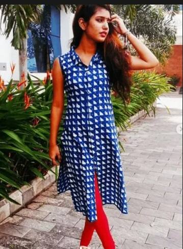  प्रिया अवघी 18 वर्षांची आहे. केरळातील थ्रिसूरमधल्या विमला कॉलेजमध्ये ती बीकॉमचं शिक्षण घेत असल्याची माहिती आहे.