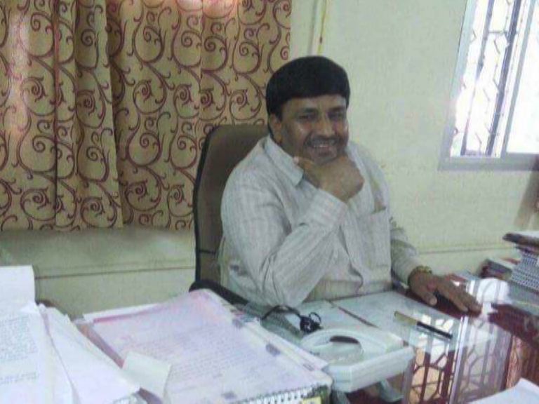 नोकरीचं आमिष दाखवून फसवणूक, विद्यापीठाच्या उपकुलसचिवांविरोधात गुन्हा