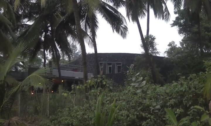 alibaug illegal bungalow action stopped for money issue पैसा नसल्यानं अलिबागमधील बेकायदेशीर बंगल्यांवरील कारवाईला ब्रेक