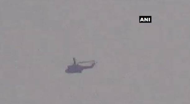 LOC पासून 300 मीटरवर पाक सैन्याच्या तीन हेलिकॉप्टरच्या घिरट्या
