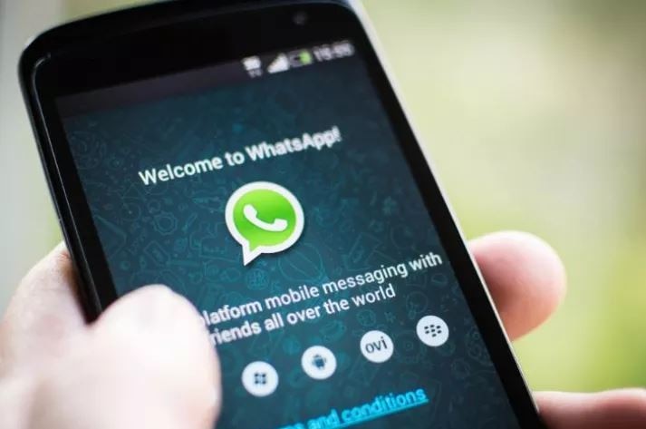 WhatsApp to extend deadline to delete messages latest update व्हॉट्सअॅपवरुन मेसेज डीलीट करण्याची 7 मिनिटांची मर्यादा दूर