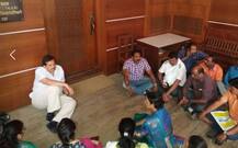 भाजप आमदार लोढांचा जिल्हाधिकारी कार्यालयाबाहेर ठिय्या