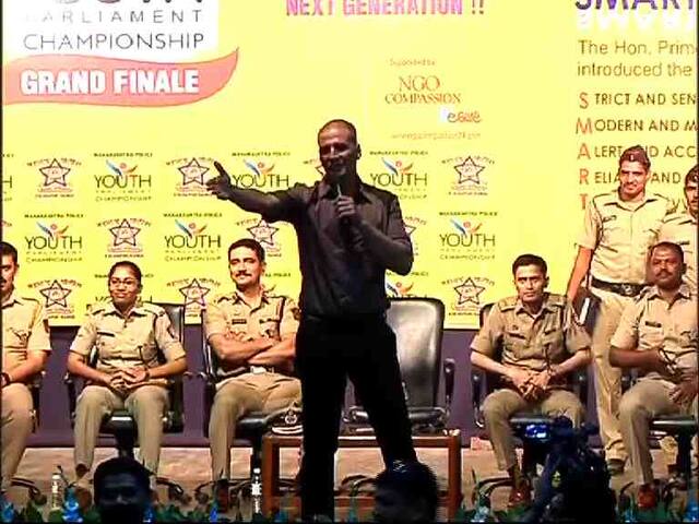 पॅडमॅनच्या निमित्ताने अक्षय कुमारचा साताऱ्यात मुक्त संवाद