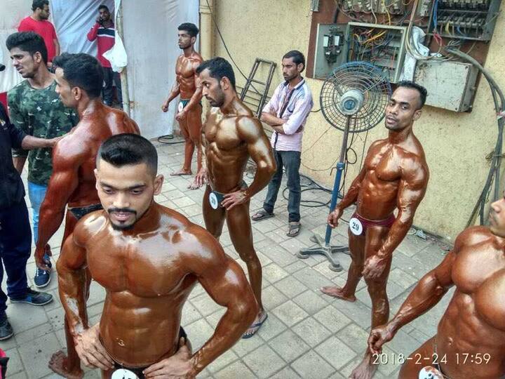 मुंबईत रविवारी रंगणाऱया ‘महाराष्ट्र श्री’ स्पर्धेत मुंबईचीच ताकद दिसणार आहे. शनिवारी झालेल्या प्राथमिक फेरीतून मुंबई आणि उपनगरचेच 20 पेक्षा अधिक खेळाडू अंतिम फेरीसाठी पात्र ठरले आहेत. मात्र जेतेपदाच्या लढतीत सुनीत जाधवसमोर यंदा महेंद्र चव्हाण, अक्षय मोगरकर, रोहित शेट्टी, अजय नायर, सुजन पिळणकर अशा एकापेक्षा एक खेळाडूंचे जबरदस्त आव्हान उभे ठाकले आहे. त्यामुळे सुनीतला सलग पाचव्यांदा महाराष्ट्र श्रीचा मान मिळविण्यासाठी आपली सर्वोत्तम कामगिरी करावी लागणार आहे.