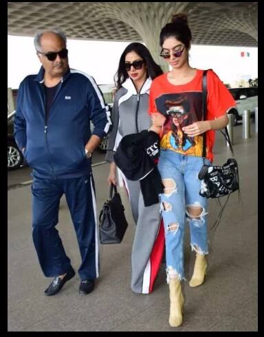 54 वर्षाच्या या अभिनेत्रीने फक्त हिंदीच नाही तर तमिळ, तेलगू, मल्याळम आणि कन्नड सिनेमात काम केलं आहे. 