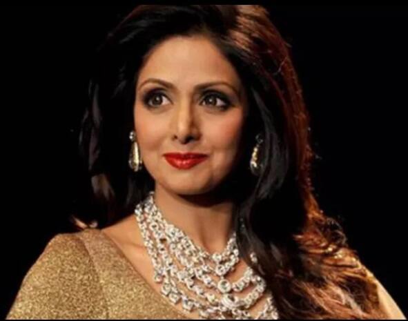 जपानप्रमाणेच अमेरिकेतही ही प्रमाण अधिक आहे. अमेरिकेने 2006 साली जारी केलेल्या मृत्यूदर आकड्यांमध्ये असं म्हटलं होतं की, दररोज कमीत कमी एका अमेरिकन नागरिकाचा बाथटब, हॉट टब किंवा स्पामध्ये मृत्यू होतो. ज्यापैकी बरेच लोकं हे दारु किंवा अंमली पदार्थाचे सेवन करणारे असतात. 