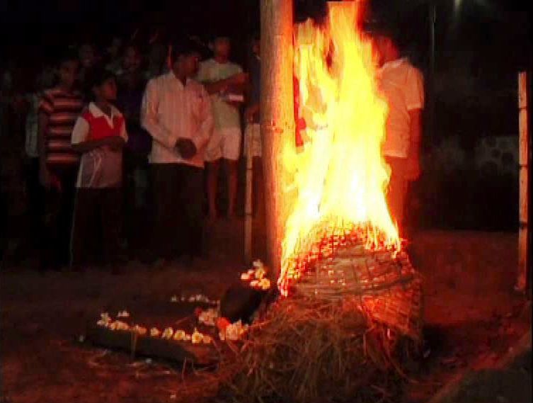 पालख्या नाचवत, गाऱ्हाणं घालत कोकणात शिमगोत्सवाचा जल्लोष