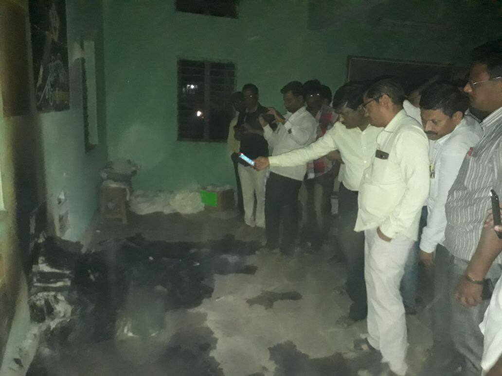 1199 answer sheets burnt in Beed बीडमध्ये बारावीच्या 1199 उत्तरपत्रिका जळून खाक
