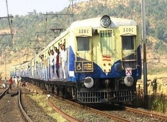 Mumbai : Central railway retires BHEL Local from service latest update मध्य रेल्वेकडून मुंबईतील 'भेल' लोकल्स सेवेतून बाद