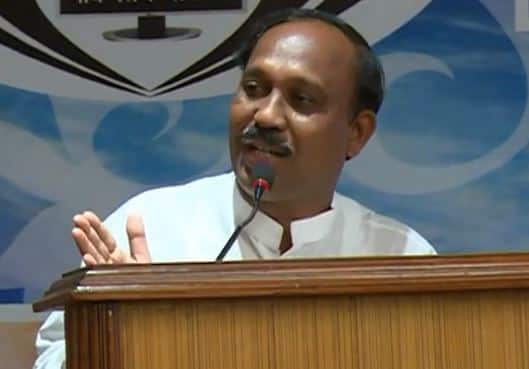 भाजप आमदार सुधीर पारवे यांच्याविरोधात मारहाणीची तक्रार