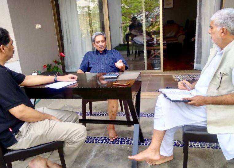 Goa CM Manohar Parrikar to take next treatment in America? घरातून फाईल्स क्लिअर, पर्रिकर पुढील उपचारांसाठी अमेरिकेला जाणार?