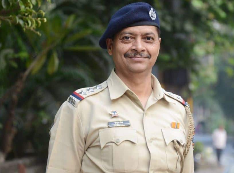 झा भावंडांच्या आत्महत्येप्रकरणी तत्कालीन पोलिस निरीक्षक अटकेत Virar : Then PI Younus Shaikh arrested in Jha brothers suicide case latest update झा भावंडांच्या आत्महत्येप्रकरणी तत्कालीन पोलिस निरीक्षक अटकेत