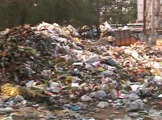 short term solution on aurangabad garbage issue औरंगाबादच्या कचरा प्रश्नावर तात्पुरता तोडगा