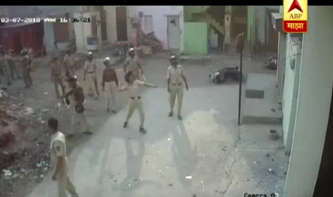 पोलिसांकडूनच नागरिकांवर दगडफेक, शिवसेना आमदाराचे गंभीर आरोप Aurangabad garbage issue Shivsena MLA Sanjay Shirsat allegations against the police latest update पोलिसांकडूनच नागरिकांवर दगडफेक, शिवसेना आमदाराचे गंभीर आरोप