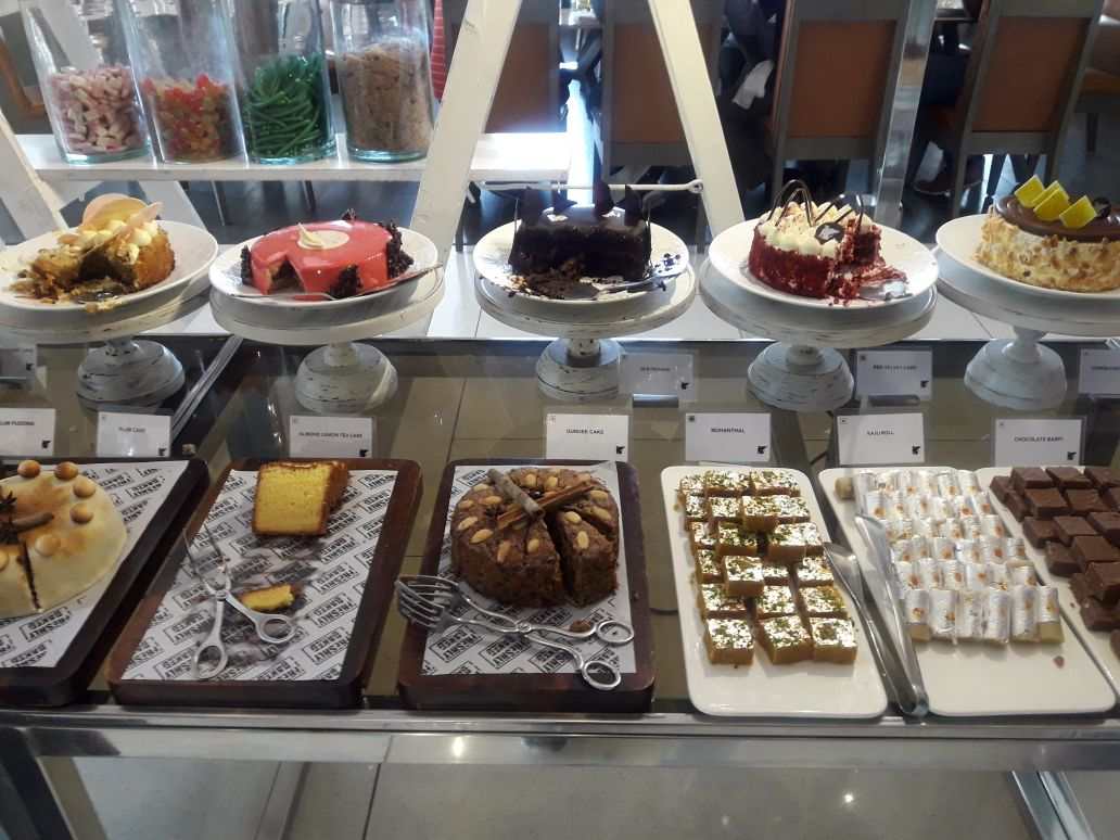 जिभेचे चोचले : जे डब्ल्यू कॅफे – आलिशान बुफे