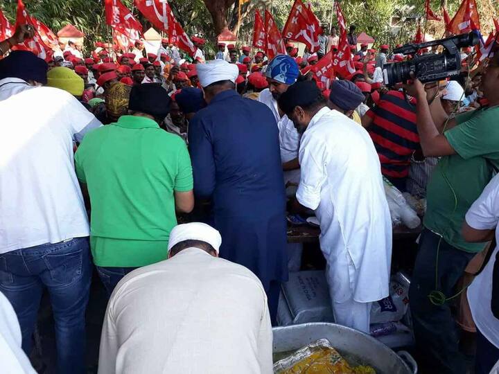 मुंबईत पोहोचल्यानंतर अनेक ठिकाणी समाजसेवी संघटना आणि दानशूर व्यक्तींकडून शेतकऱ्यांना नाश्ता-पाणी देण्यात आले.