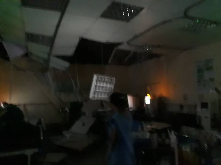  या दुर्घटनेत दोन रुग्णांना किरकोळ जखम झाली असून, त्यांना तातडीने दुसरीकडे हलवण्यात आले आहे. केईएम हॉस्पिटलचे दोन कर्मचारीही किरकोळ जखमी झाले आहेत.