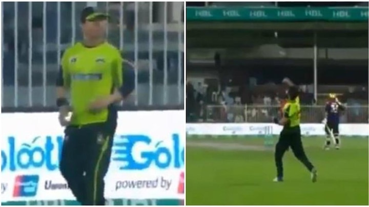 sohail khan launches ball at yasir shahs head for not paying attention latest update VIDEO : ...पाकिस्तानी बॉलरने आपल्याच खेळाडूला बॉल फेकून मारला!
