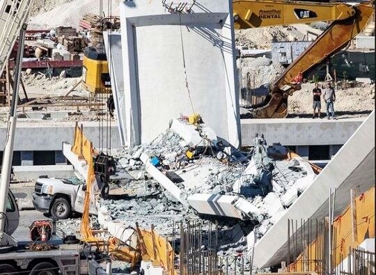 Florida : FIU pedestrian bridge collapse latest update फ्लोरिडात आठपदरी हायवेवर पादचारी पूल कोसळून चौघांचा मृत्यू