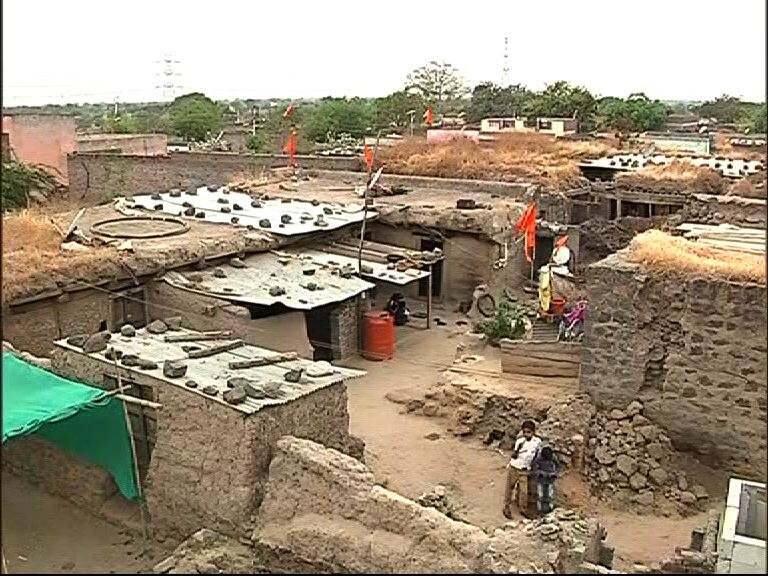 औरंगाबादच्या चौंढाळा गावाला अंधश्रद्धेचा विळखा, लग्न लावण्यास मनाई Aurangabad : No permission for marriage in Choundhala village latest update औरंगाबादच्या चौंढाळा गावाला अंधश्रद्धेचा विळखा, लग्न लावण्यास मनाई