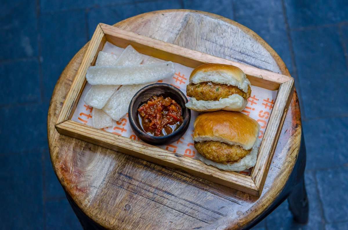 जिभेचे चोचले : अजब गजब ‘सोशल्स’