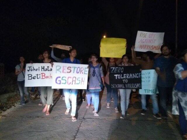 ‘जौहरी हटाव, बेटी बचाव’, जेएनयूत विद्यार्थ्यांची निदर्शनं