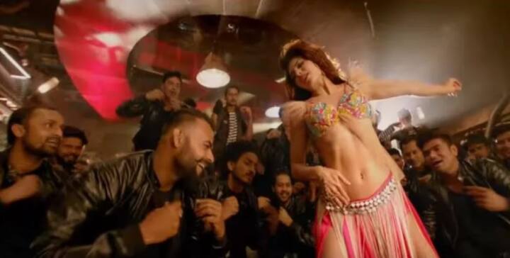 जॅकलीनच्या अदा