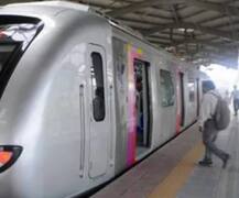 मुंबई मेट्रोमध्ये तांत्रिक बिघाड, प्रवाशांना स्टेशनवर उतरवलं!
