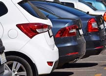 पुणे शहरात सर्व रस्त्यांवर \'पे अँड पार्क\', महापालिकेत निर्णय