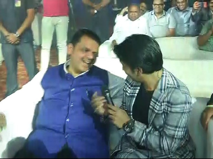 Nagpur : CM Devendra Fadanvis sing sun raha hai na tu Song जेव्हा मुख्यमंत्री गातात....सुन रहा है ना तू....
