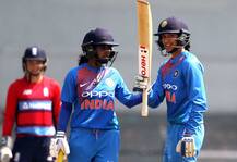 स्मृती मानधनाचं वादळी अर्धशतक, महिला क्रिकेटमध्ये नवा विक्रम