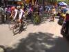 शर्यतीतल्या ढिसाळपणामुळे सायकलपटूंना रडू कोसळलं!