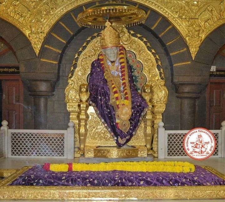 Devotee donated more than 70 lacs rupees gold to Saibaba Temple in Shirdi रामनवमी निमित्त साईंच्या चरणी 71 लाखांचे सुवर्णदान