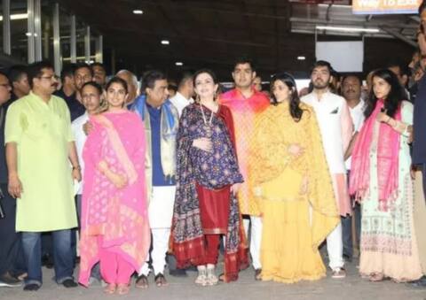 अंबानी कुटुंबीय होणाऱ्या सूनेसह सिद्धीविनायकाच्या चरणी लीन अंबानी कुटुंबीय होणाऱ्या सूनेसह सिद्धीविनायकाच्या चरणी लीन