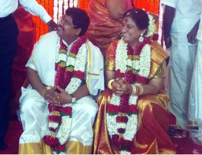 RajyaSabha MP Sasikala Pushpa marries Ramasawamy despite court stay on wedding latest update कोर्टाचा अवमान करुन राज्यसभा खासदार विवाहबंधनात