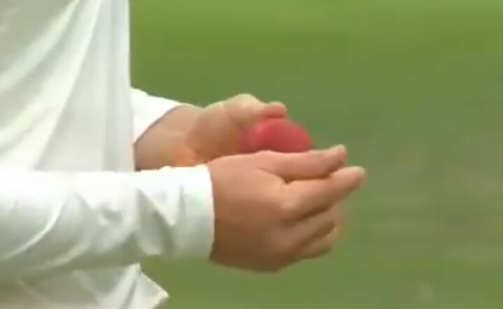 Fanie de Villiers and co exposed australias ball tampering latest update समालोचकाच्या चाणाक्ष नजरेमुळे बॉल टॅम्परिंगची घटना उघड!
