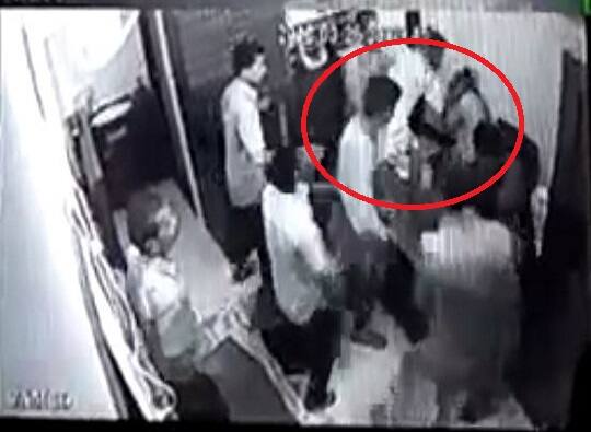 SMS न आल्याने टोळक्याची पेट्रोल पंप कर्मचाऱ्याला मारहाण