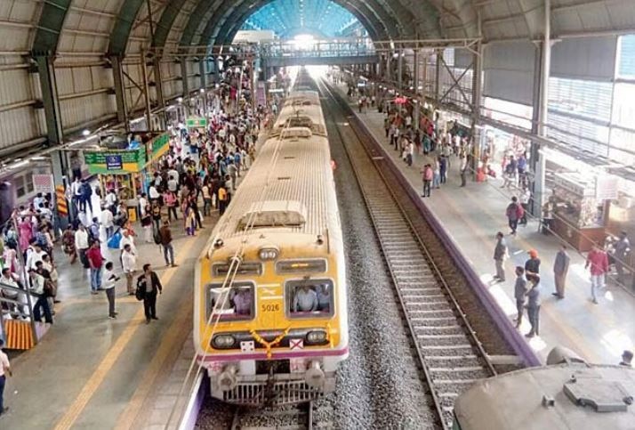 Mumbai local train services should restart from everyone BJP Demand Mumbai Local | सरसकट सर्वांसाठी मुंबई लोकल सेवा सुरु करा; भाजपची मागणी