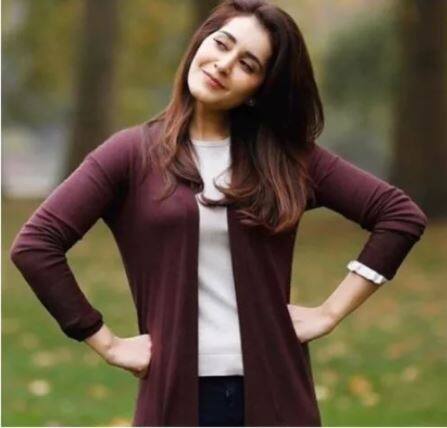 क्रिकेट हा आपला आवडता खेळ असून आपण बुमराच्या गोलंदाजीची फॅन असल्याचं तिने म्हटलं होतं. तेव्हापासूनच दोघांच्या अफेअरच्या चर्चांना उधाण आलं.