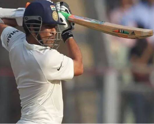 जगभरातील गोलंदाजांना घाम फोडणाऱ्या सचिनचा भारतीय मार्केटमधील दबदबा निवृत्तीनंतरही कायम आहे. सध्या तो राज्यसभेचा खासदार आहे.