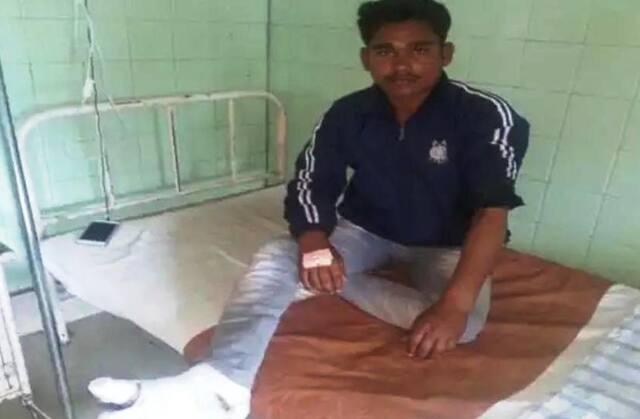 तक्रार देण्यास गेलेल्या तरुणाला पोलिसांकडूनच मारहाण?