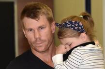 वॉर्नरच्या पत्नीला एअरपोर्टवरच रडू कोसळलं!