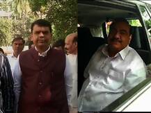 खडसेंसोबत व्यासपीठ टाळण्यासाठी मुख्यमंत्र्यांचा जळगाव दौरा रद्द?