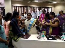 सांगली महापालिकेत काँग्रेस नगरसेविकेचा राडा