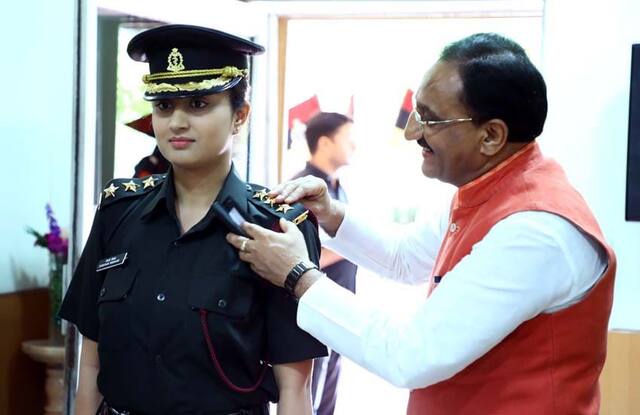 माजी मुख्यमंत्र्यांची कन्या सैन्यात, वैद्यकीय अधिकारीपदी वर्णी