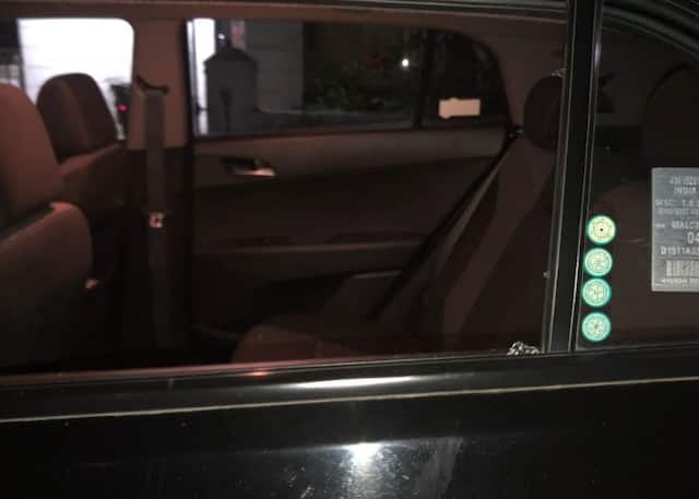 कार फोडून पर्स चोरली, ड्रायव्हिंग लायसन्स कुरिअरने परत पाठवलं