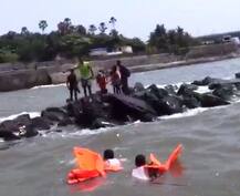 बँडस्टँडला हायटाईडमध्ये अडकलेल्या अकरा जणांना वाचवण्यात यश